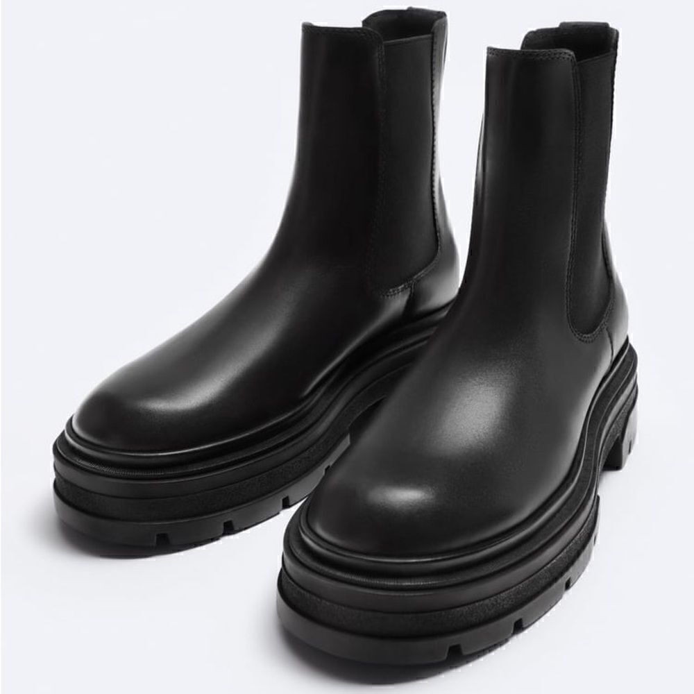 NWOT Zara Leather Chunky Lug Sole Chelsea Boots - Mismatched Sizes - L43/R41